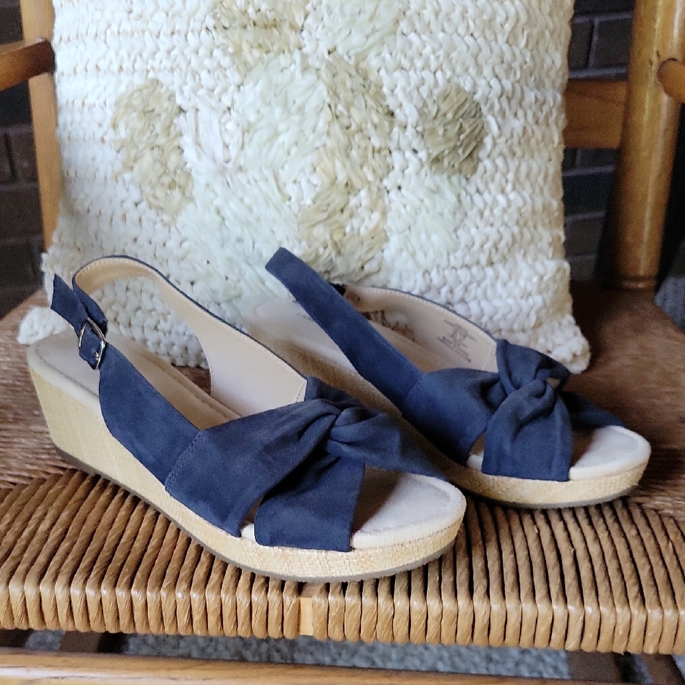 Lands' End navy blue, slingback, espadrille wedge, size 9.5B